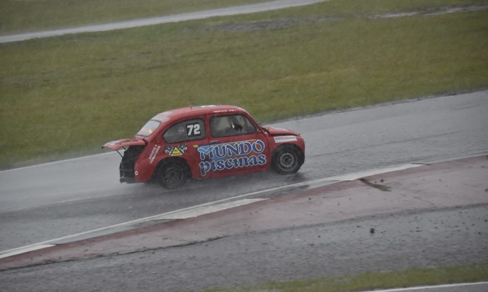 Por la lluvia solo clasificó la Copa Fiat y todo se pasó para mañana en Posadas