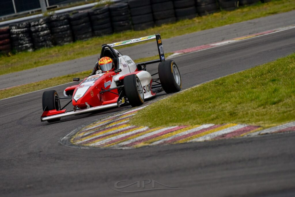 Chiapella conforme con su primer día en la Fórmula Renault 2.0 0