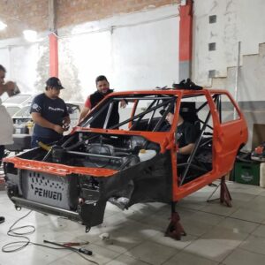 El MB Power avanza en la construcción del nuevo auto para Jorge Litwiñiuk 5