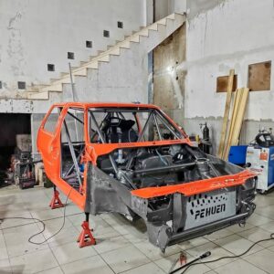 El MB Power avanza en la construcción del nuevo auto para Jorge Litwiñiuk 4