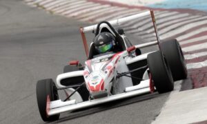 Álvez fue 9° en la segunda final de la 9° fecha de la Fórmula Renault 2.0