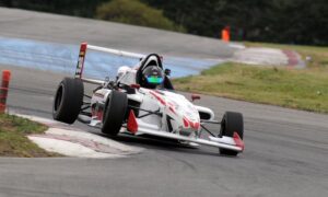 Álvez quiere cerrar de la mejor manera su primer año en la Fórmula Renault 2.0