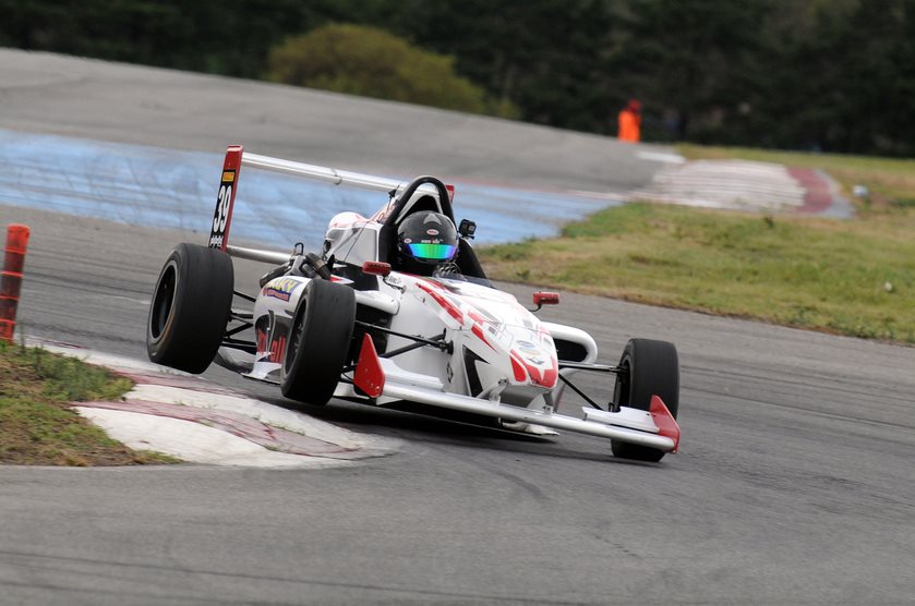 Álvez fue 13° en los entrenamientos de la 9° fecha de la Fórmula Renault 2.0